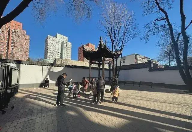 私搭乱建居民想提升小区环境的愿望实现了AG旗舰赞助马竞联赛拆除700平方米(图5)
